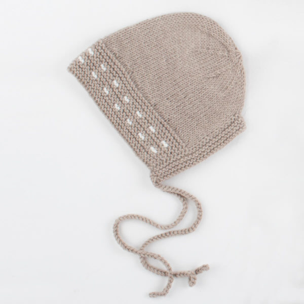 Lillelam håndstrikk_Babylue_beige Strikkepakke Classic babylue - Lillelam handstrikk Babylue beige