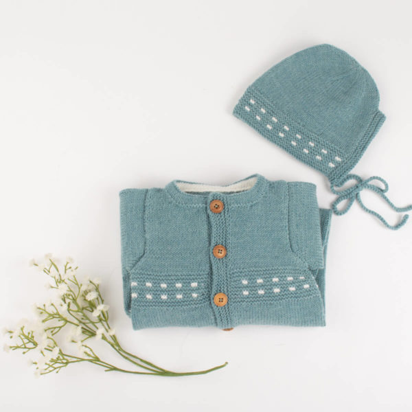 Lillelam håndstrikk_Sparkedress babylue_sjøgrønn 2 Strikkepakke Classic babylue - Lillelam handstrikk Sparkedress babylue sjogronn 2