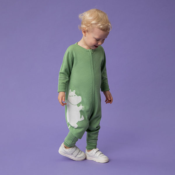 Lillelam_Sparkedress tynn Mummi_eple Sparkedress med Mummitrollet i merinoull