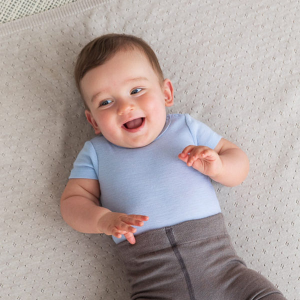 Ullbody med korte ermer